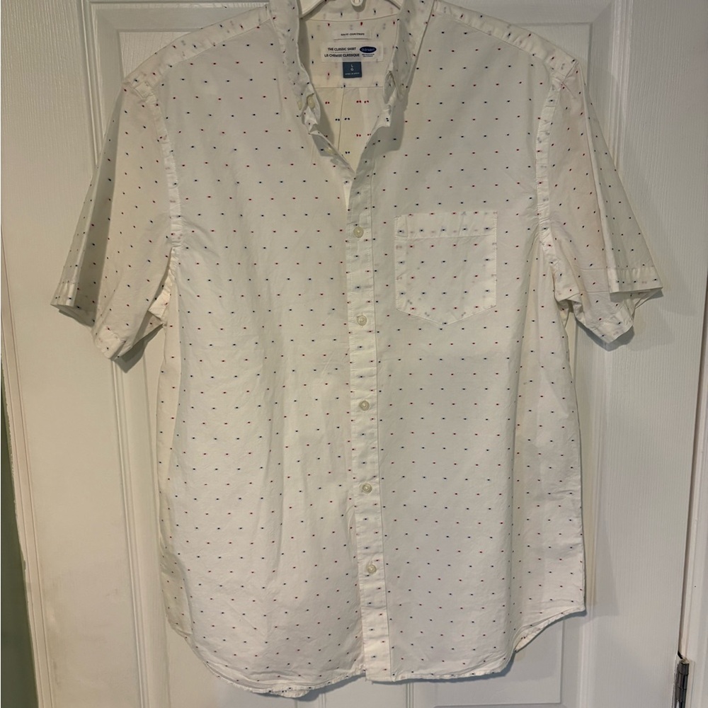 Old Navy Men's White Button Down Shirt with Subtle Pattern